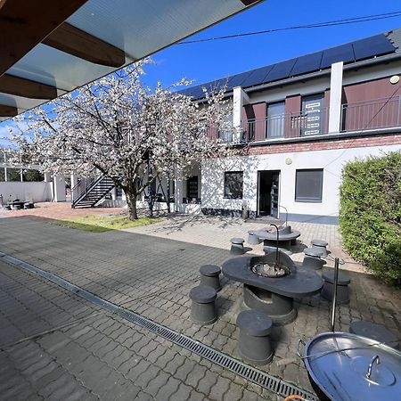 Ferienwohnung Sulyom Panzio Tiszafüred Exterior foto