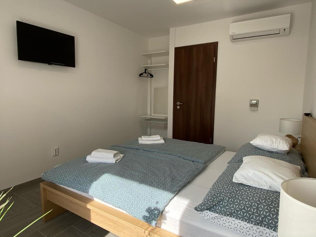 Ferienwohnung Sulyom Panzio Tiszafüred Exterior foto