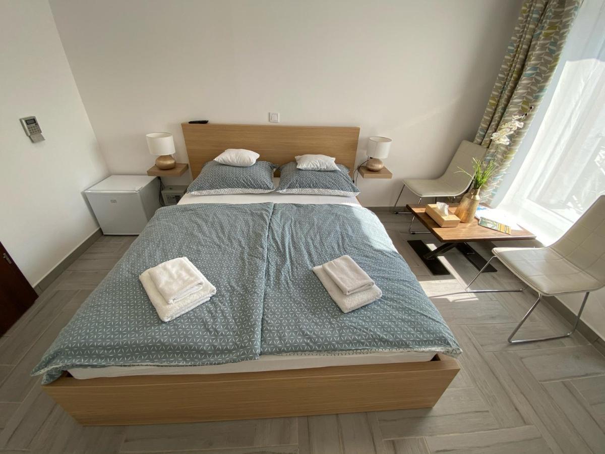 Ferienwohnung Sulyom Panzio Tiszafüred Exterior foto