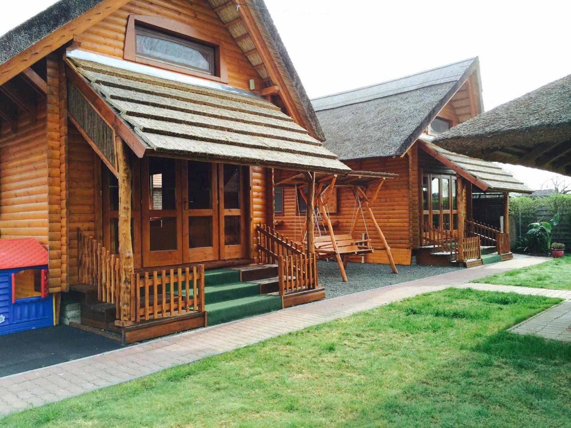 Ferienwohnung Sulyom Panzio Tiszafüred Zimmer foto