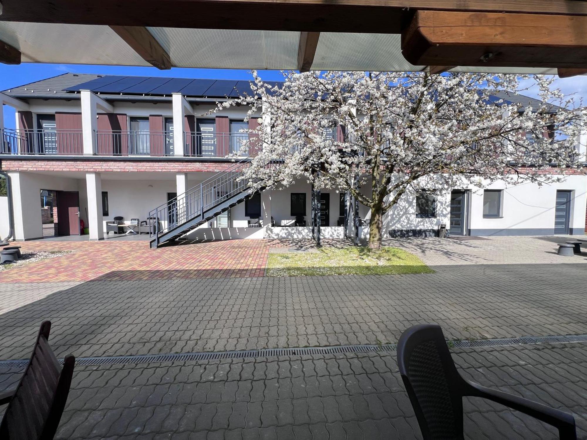 Ferienwohnung Sulyom Panzio Tiszafüred Exterior foto