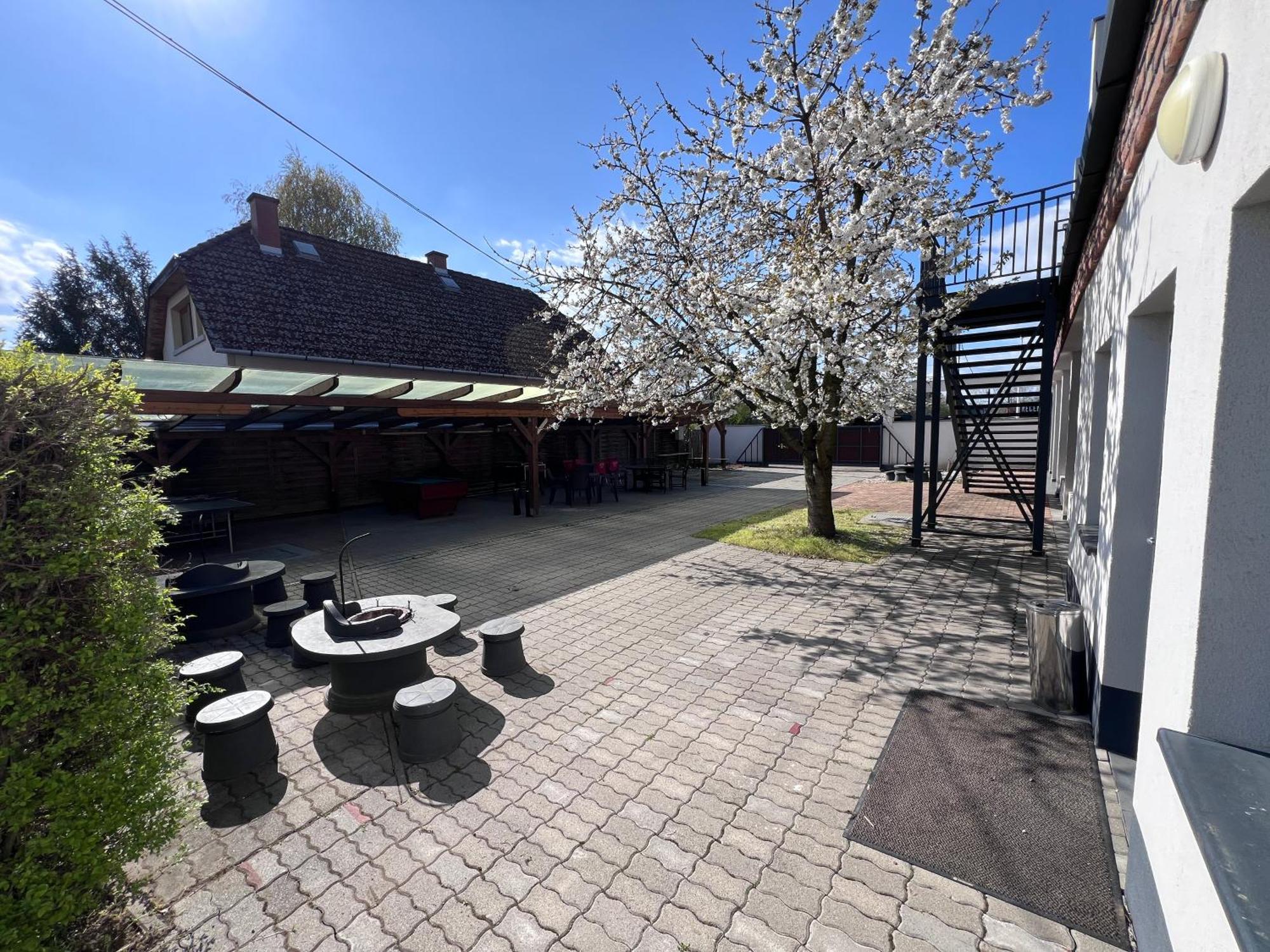 Ferienwohnung Sulyom Panzio Tiszafüred Exterior foto