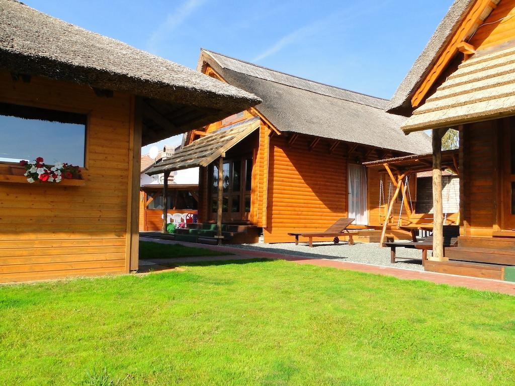Ferienwohnung Sulyom Panzio Tiszafüred Zimmer foto
